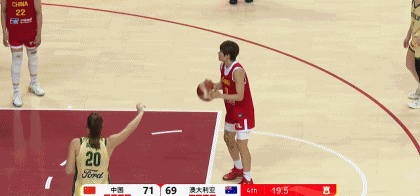 世俱杯下注-关键上篮滑倒送对手扳平比分机会！杨力维10中2得到9分1篮板1助攻