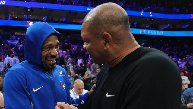 世俱杯买球网站-里弗斯重回费城感受满场嘘声，字母哥公开声援主帅